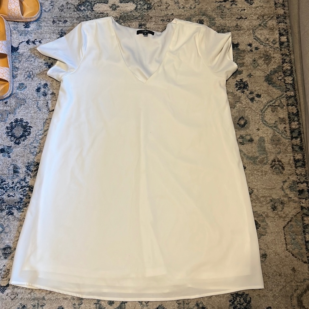 White short sleeve dress